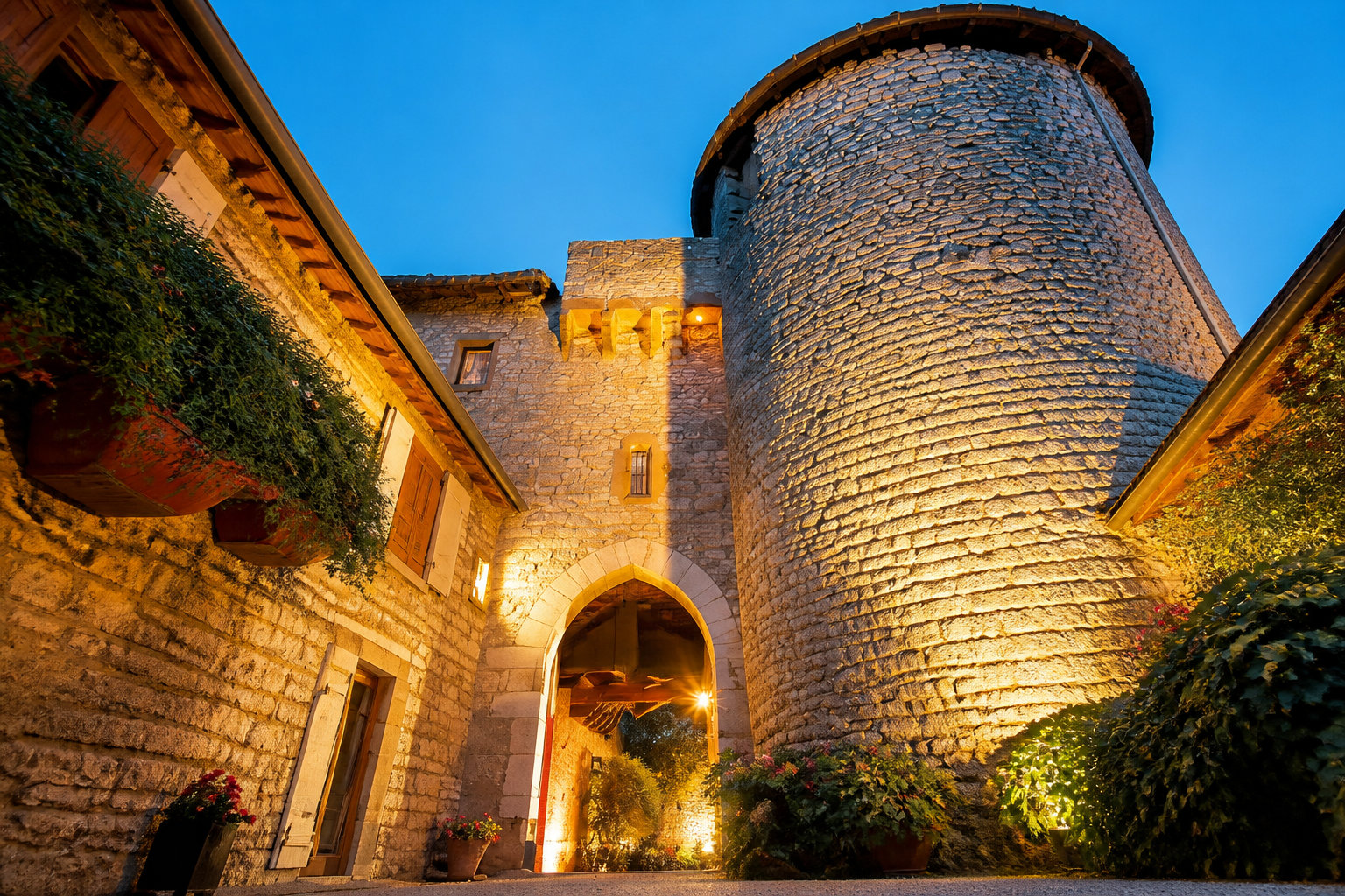 Château du Pin : l'élégance historique pour vos clichés